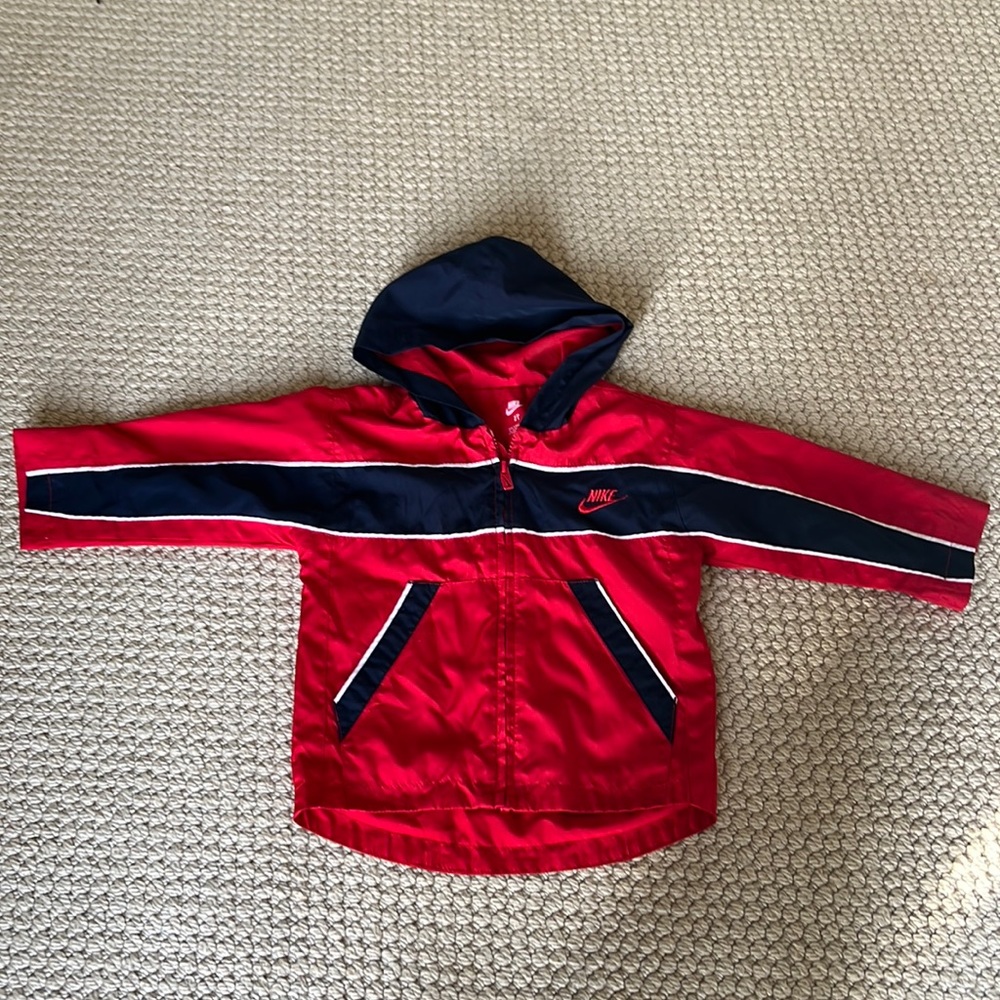 Nike brand 2T windbreaker with pockets